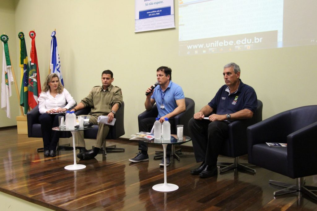 debate-transito-unifebe-1