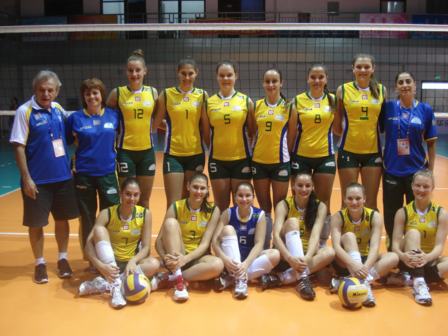 Vôlei Nova Trento Unifebe lidera primeira fase do Mundial