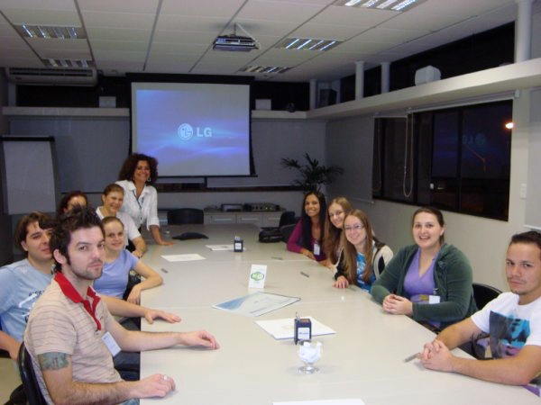 Acadêmicos de Tecnologia em Logística visitam Porto Seco