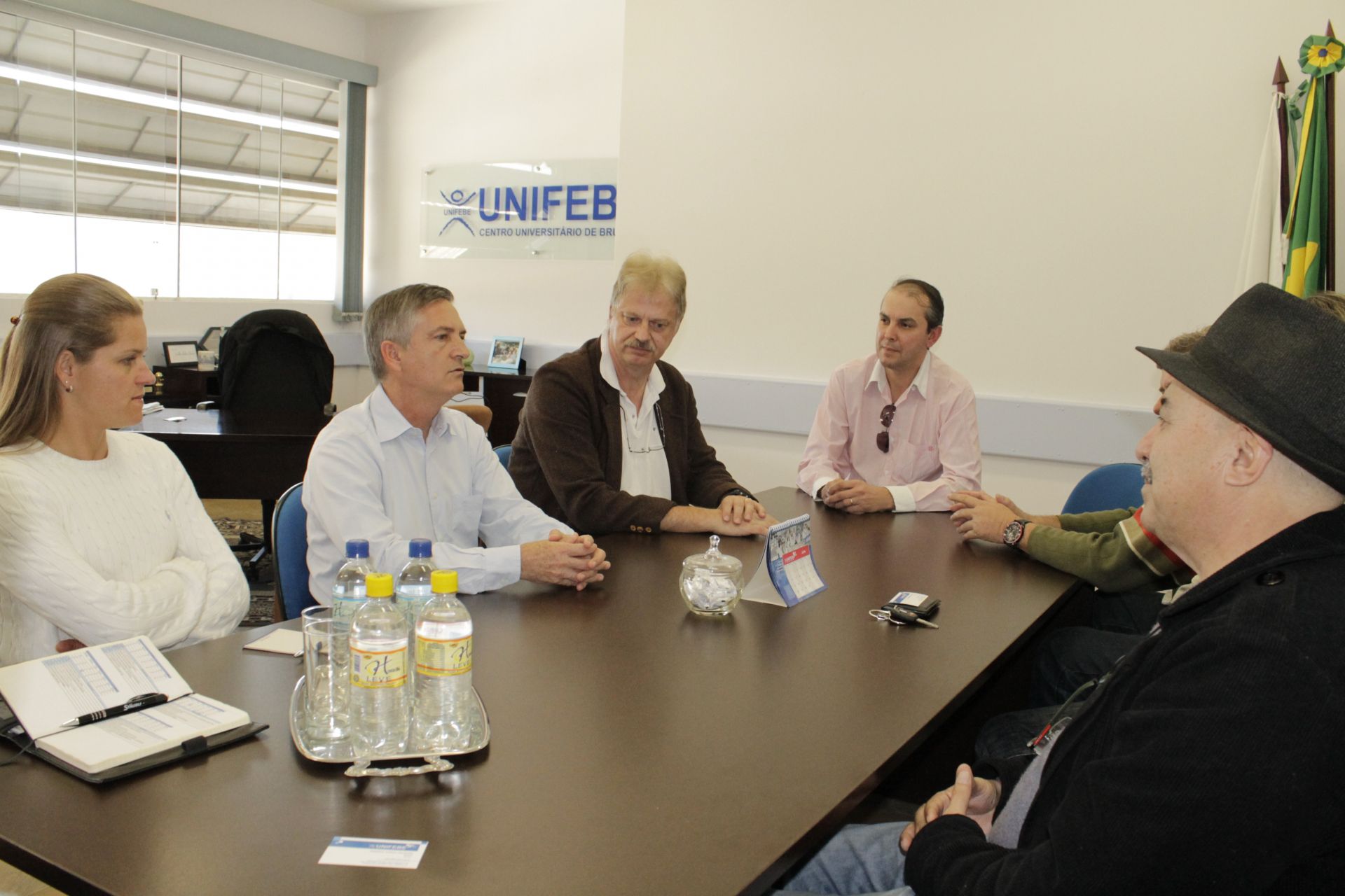 AMPE e UNIFEBE conversam sobre parcerias para o setor têxtil