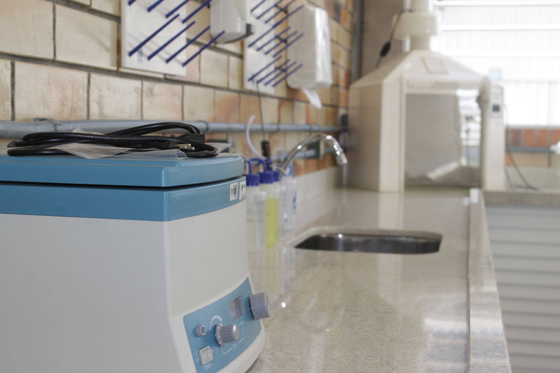 UNIFEBE inaugura laboratórios de Química e Física