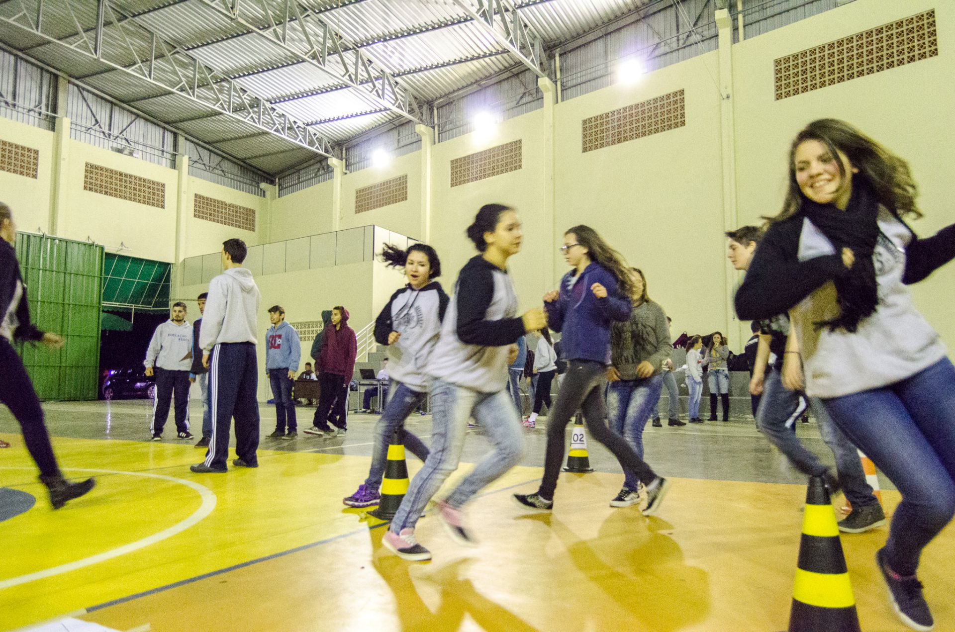 Estudantes de Educação Física desenvolvem práticas do curso em colégios de Brusque