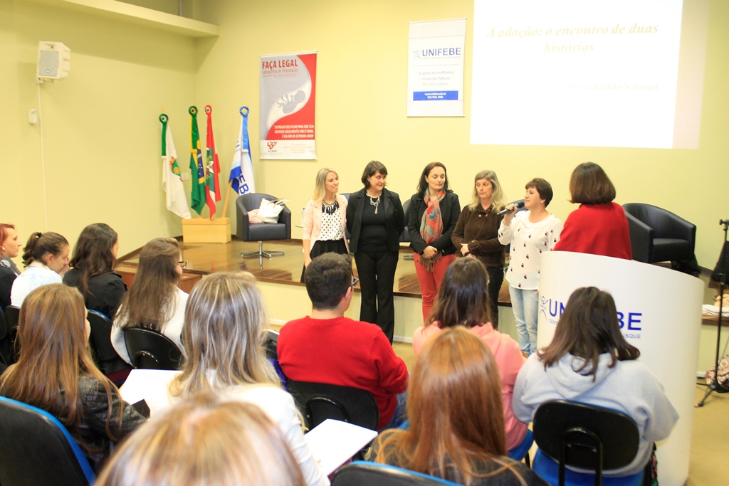 Palestra marca Dia Nacional da Adoção na UNIFEBE