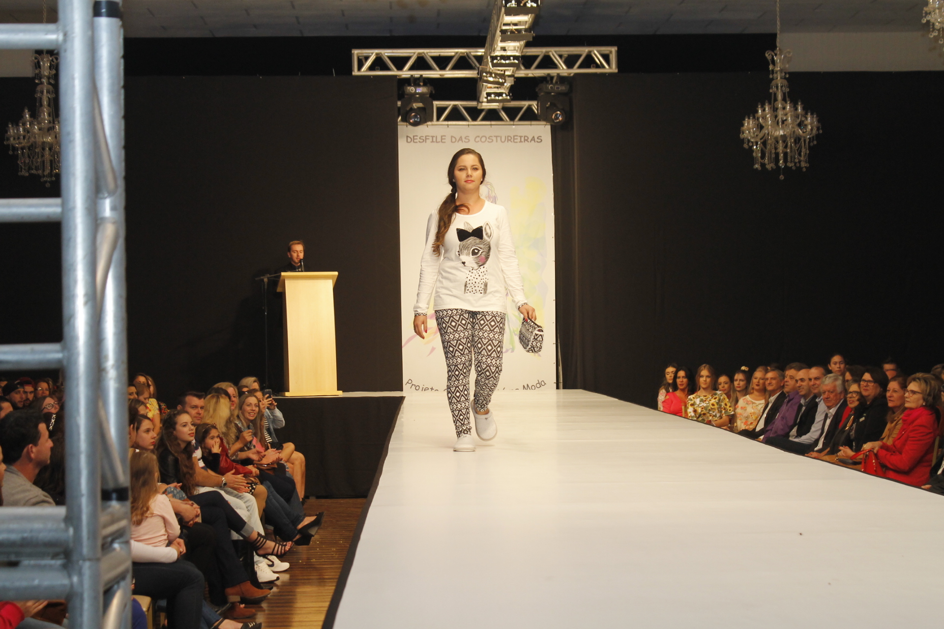 6º Desfile das Costureiras