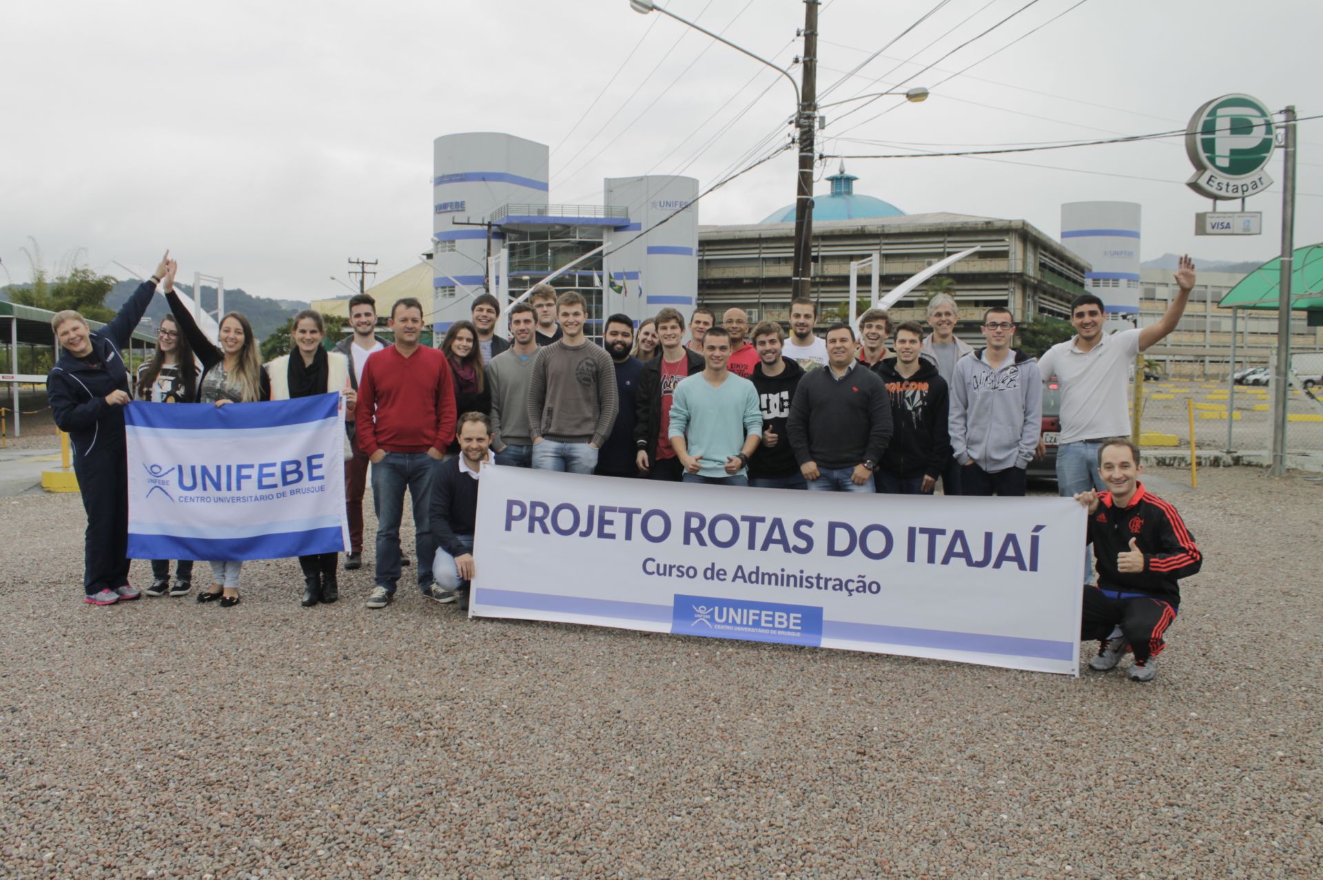 Integrantes do “Rotas do Itajaí” de Administração embarcam para São Paulo