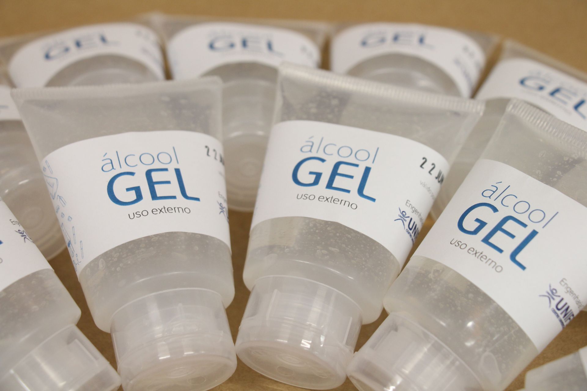 UNIFEBE produz e distribui álcool gel em ação contra H1N1