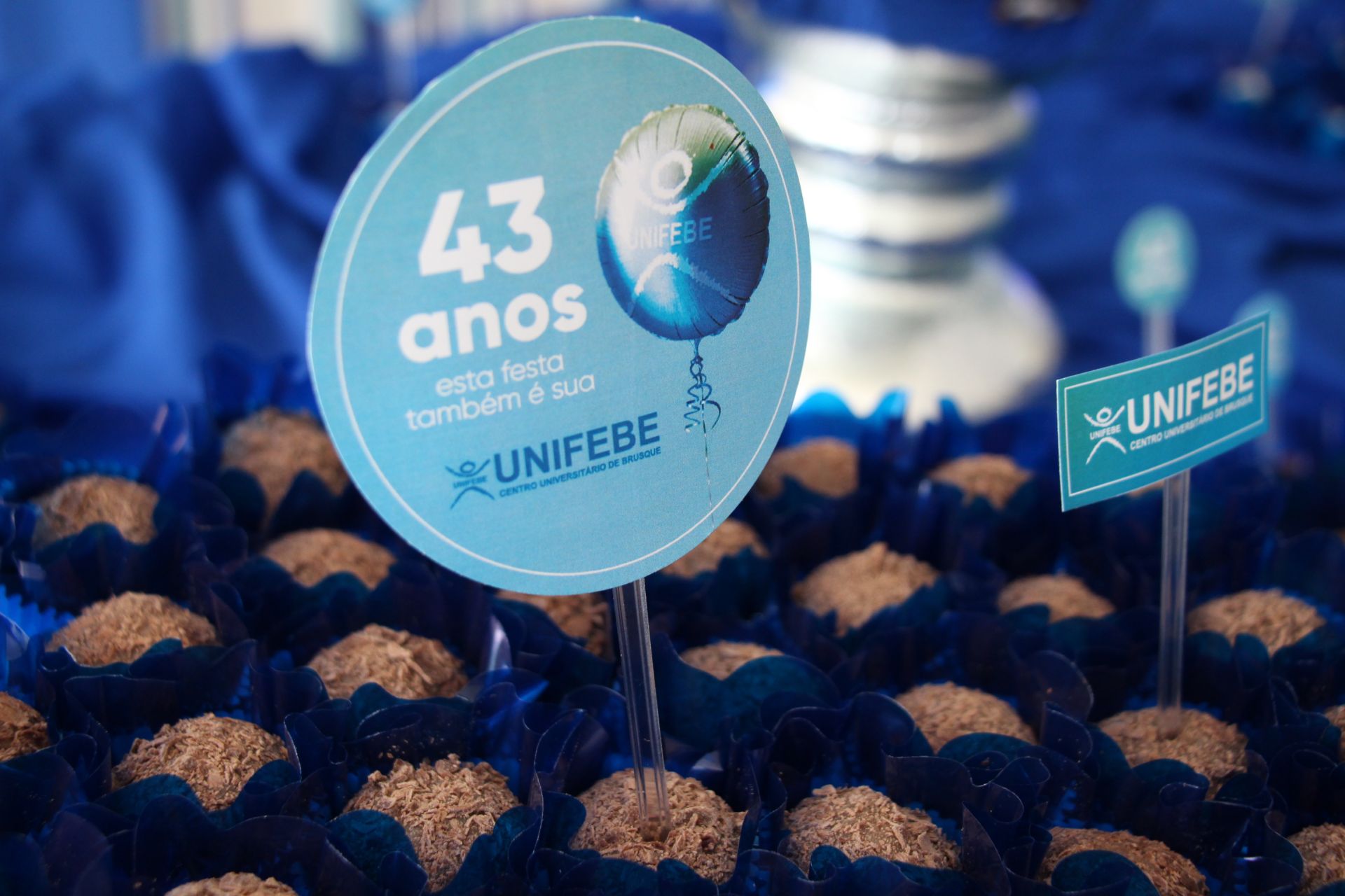 UNIFEBE comemora 43 anos com festa e poesia