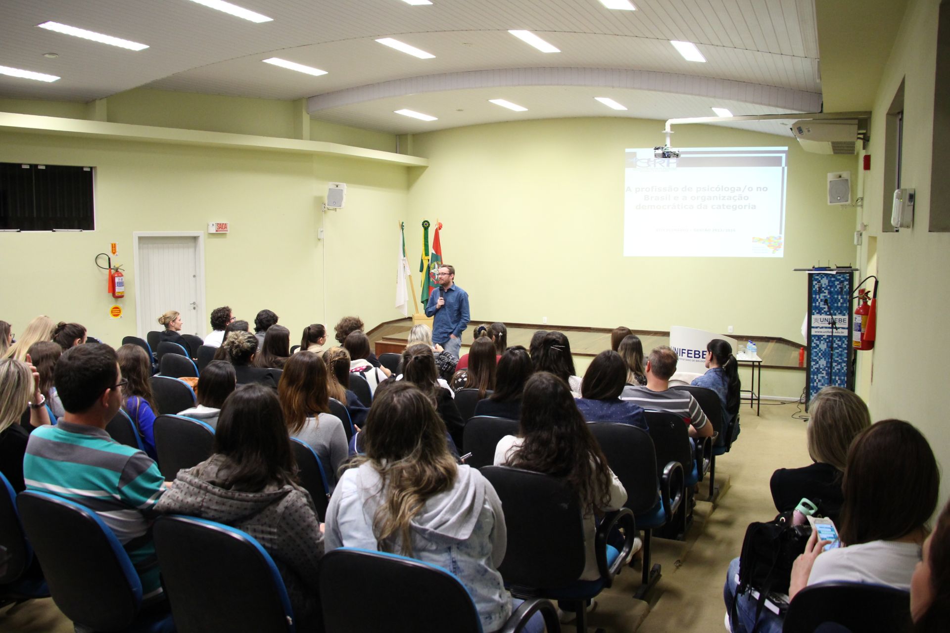 Semana Acadêmica de Psicologia recebe visita de conselheiro do CRP