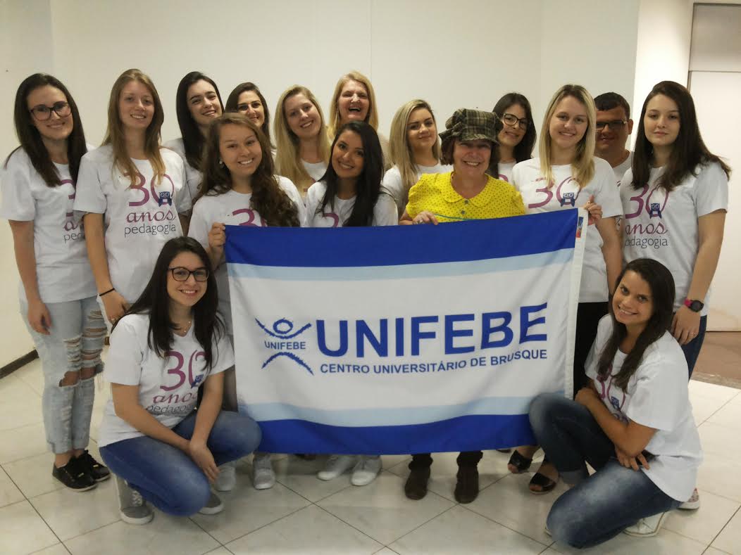 Alunos de Pedagogia visitam Bienal e Museu em São Paulo