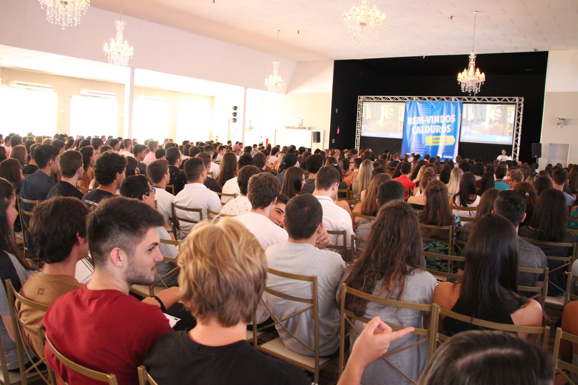 UNIFEBE recebe calouros com comédia e semana de acolhimento