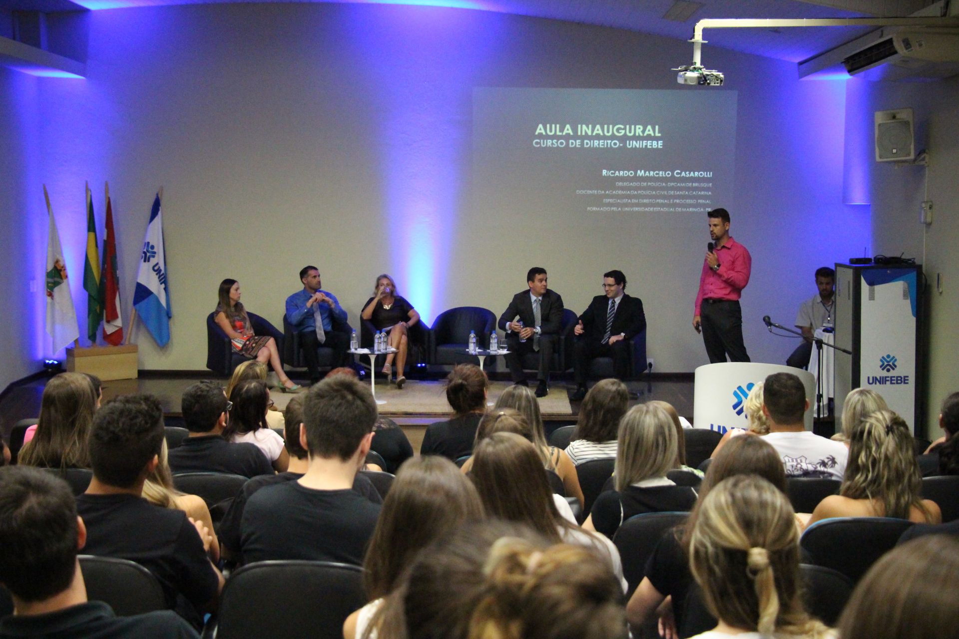 Aula de apresentação de Direito traz exemplos de carreira jurídica