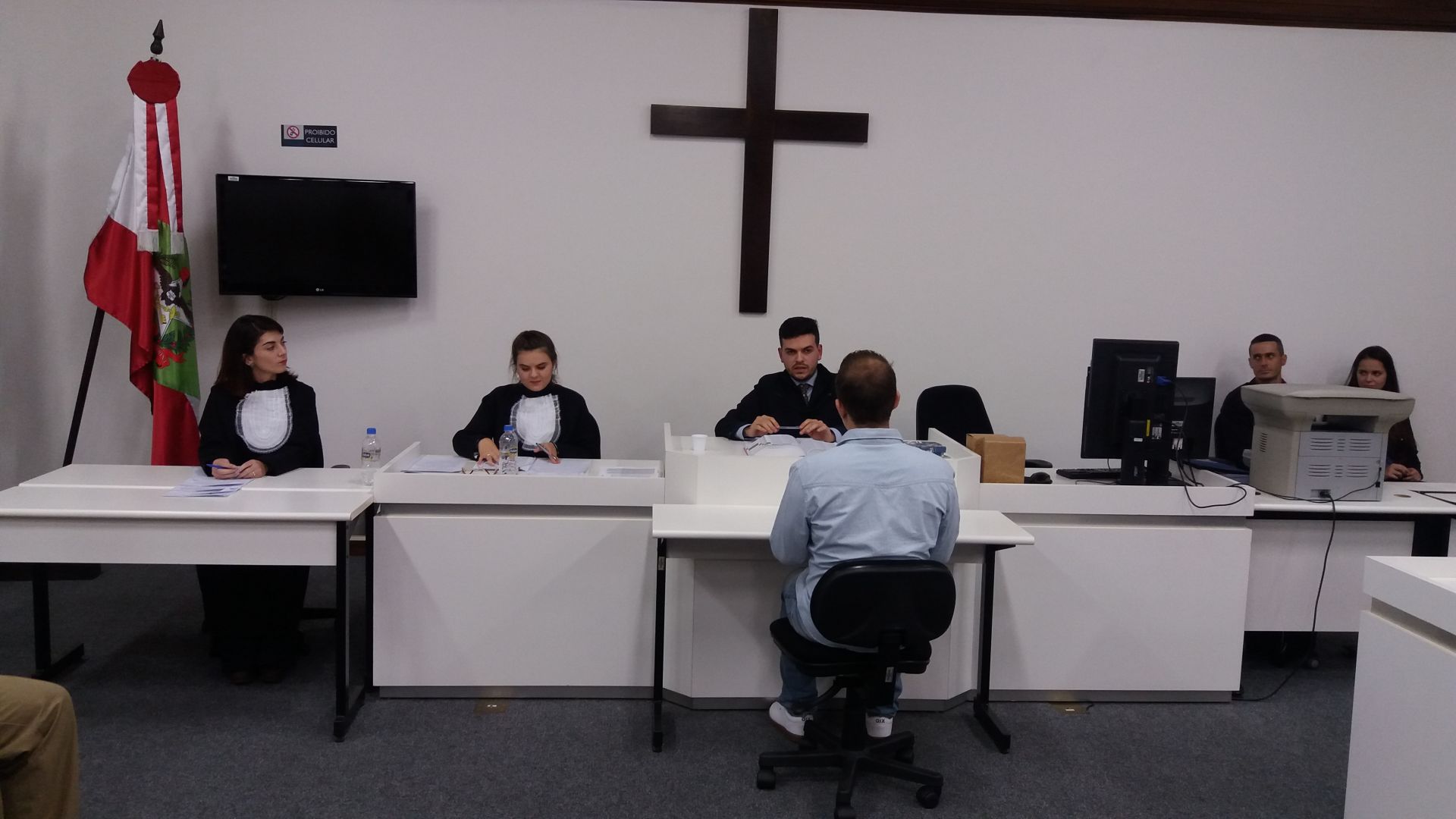 Estudantes de Direito realizam Júri Simulado no Fórum de Brusque