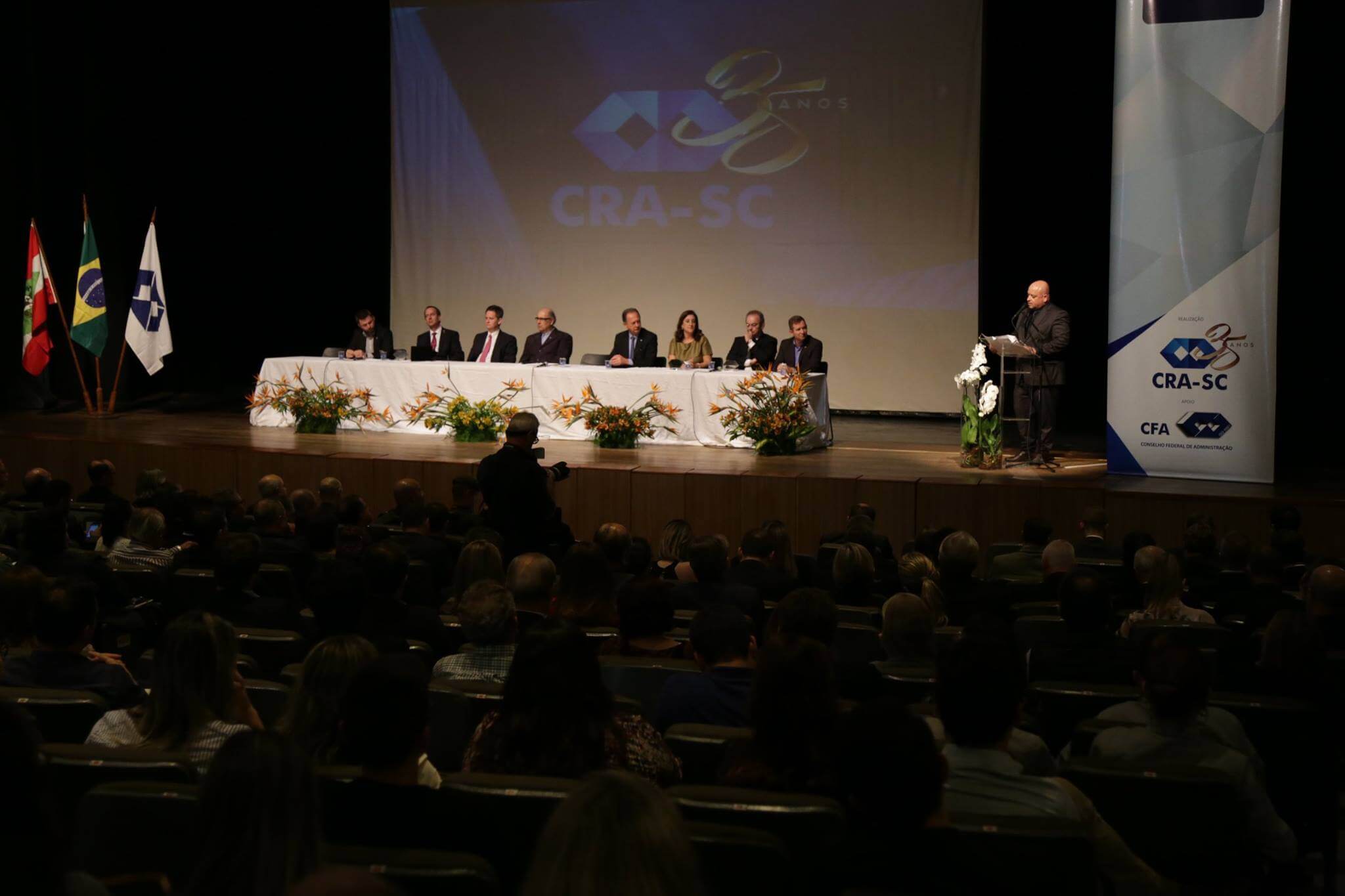 Professor da UNIFEBE é homenageado no maior evento de Administração do Estado