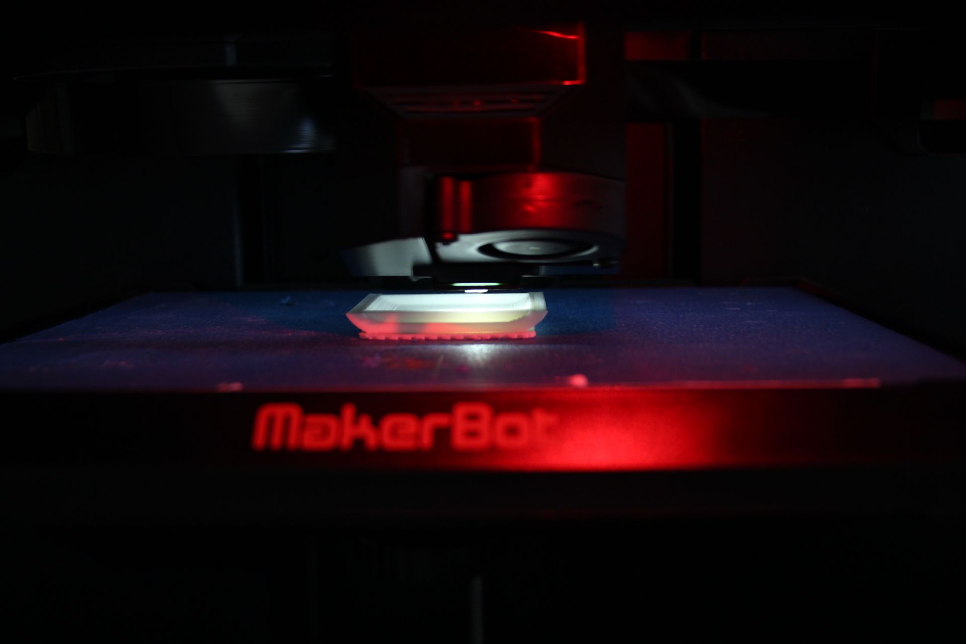 Publicidade e Propaganda e Engenharia Mecânica desenvolvem trabalho em impressão 3D