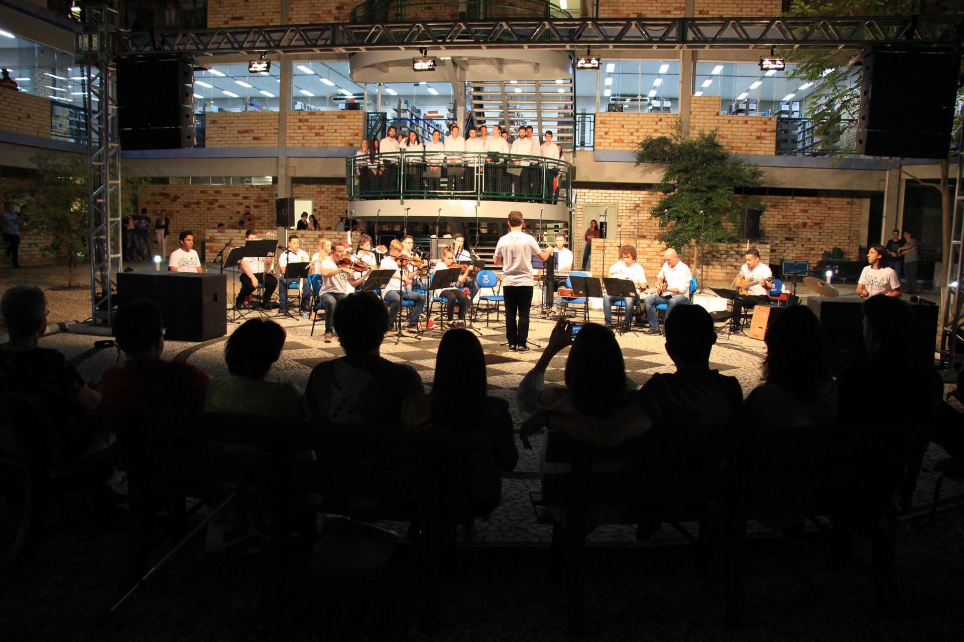 2ª Cantata de Natal emociona público na UNIFEBE