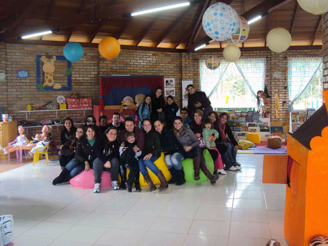 Curso de Pedagogia visita brinquedoteca em São João Batista