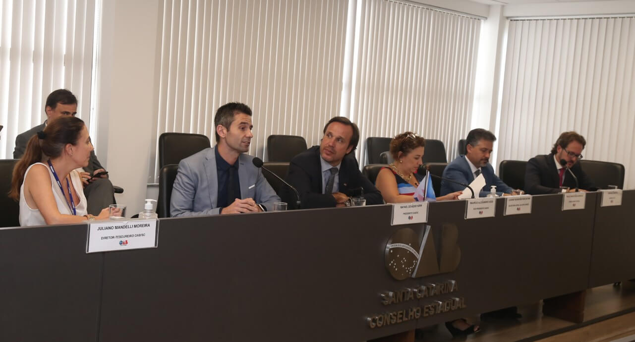 Núcleo de Prática Jurídica da UNIFEBE é homenageado na OAB-SC