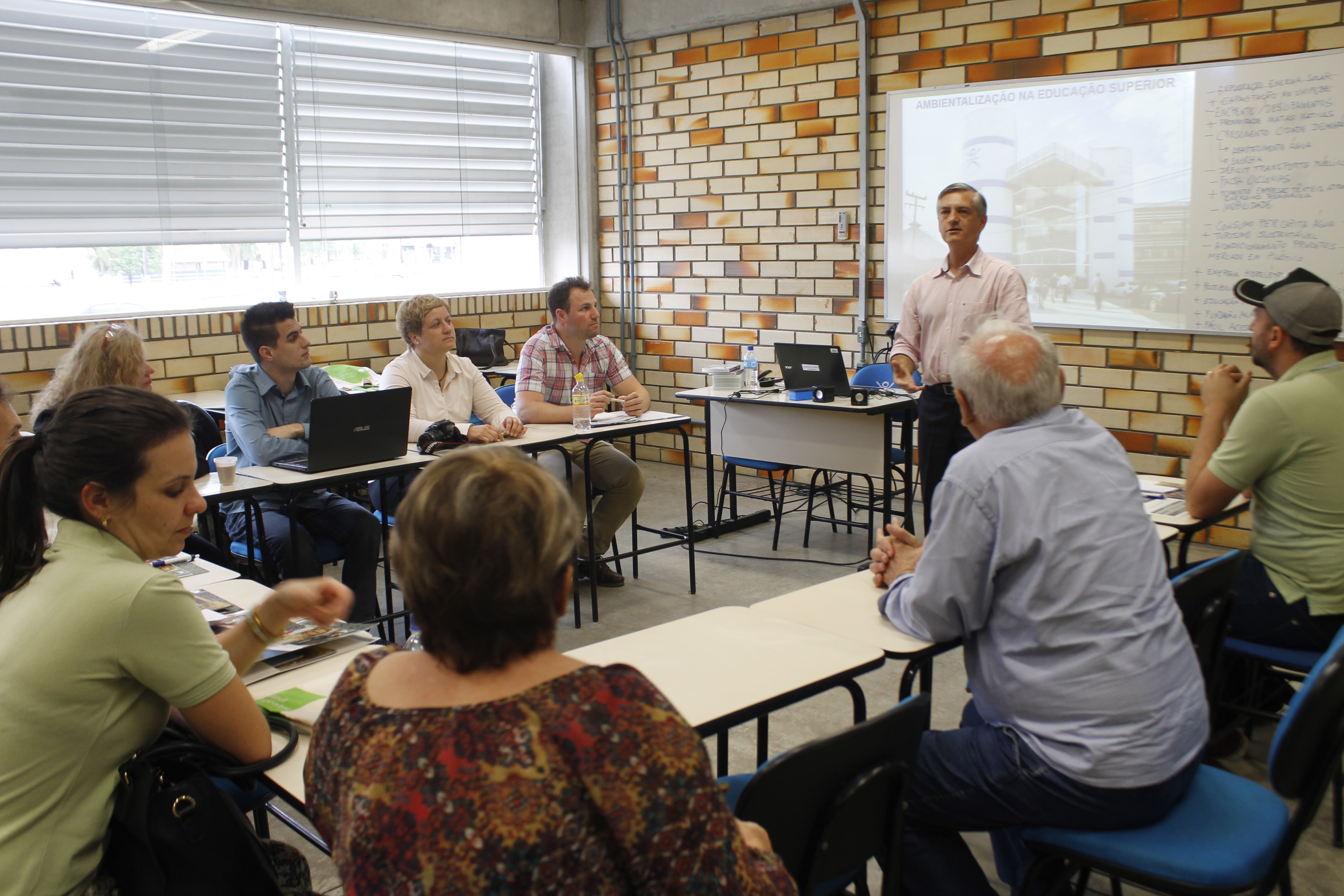 Grupo de trabalho do projeto “50 parcerias municipais pelo clima” se reúne na UNIFEBE