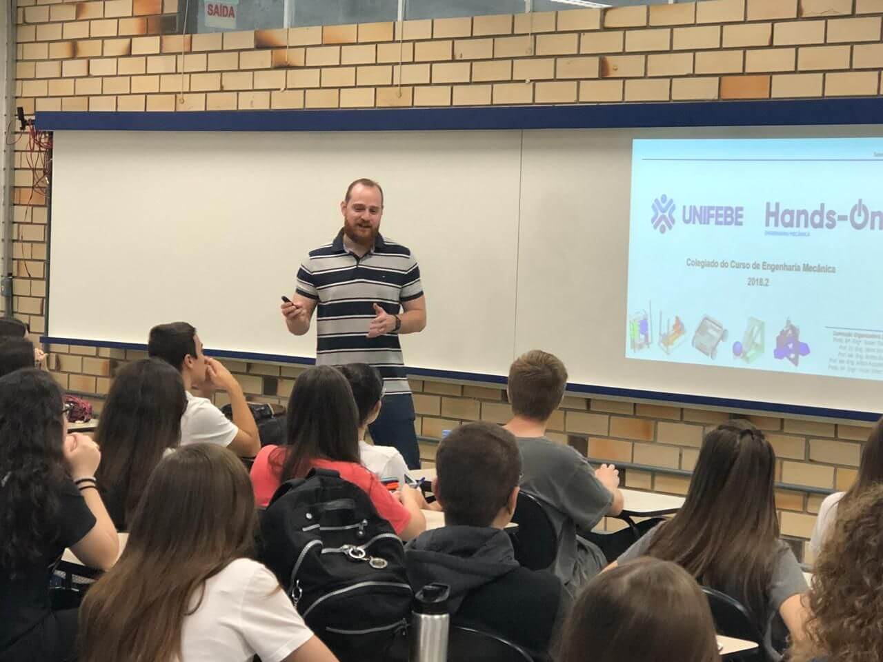 Coordenador de Engenharia Mecânica apresenta projeto aos alunos do Colégio Universitário de Brusque