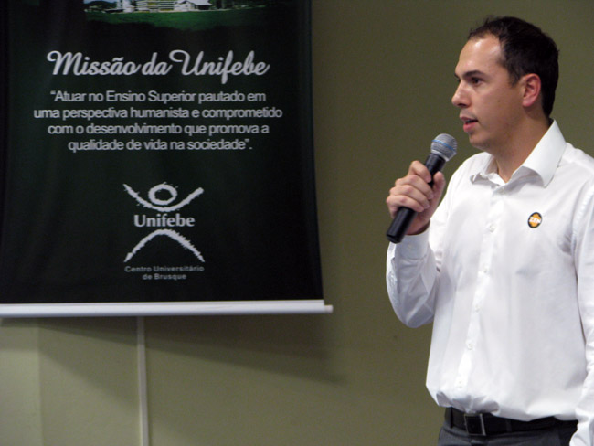 Unifebe realiza palestra sobre Marketing Estratégico