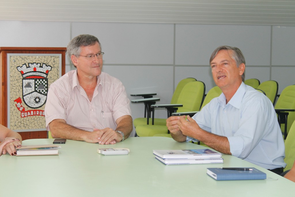 Reunião marca início de parcerias entre UNIFEBE e prefeitura de Guabiruba