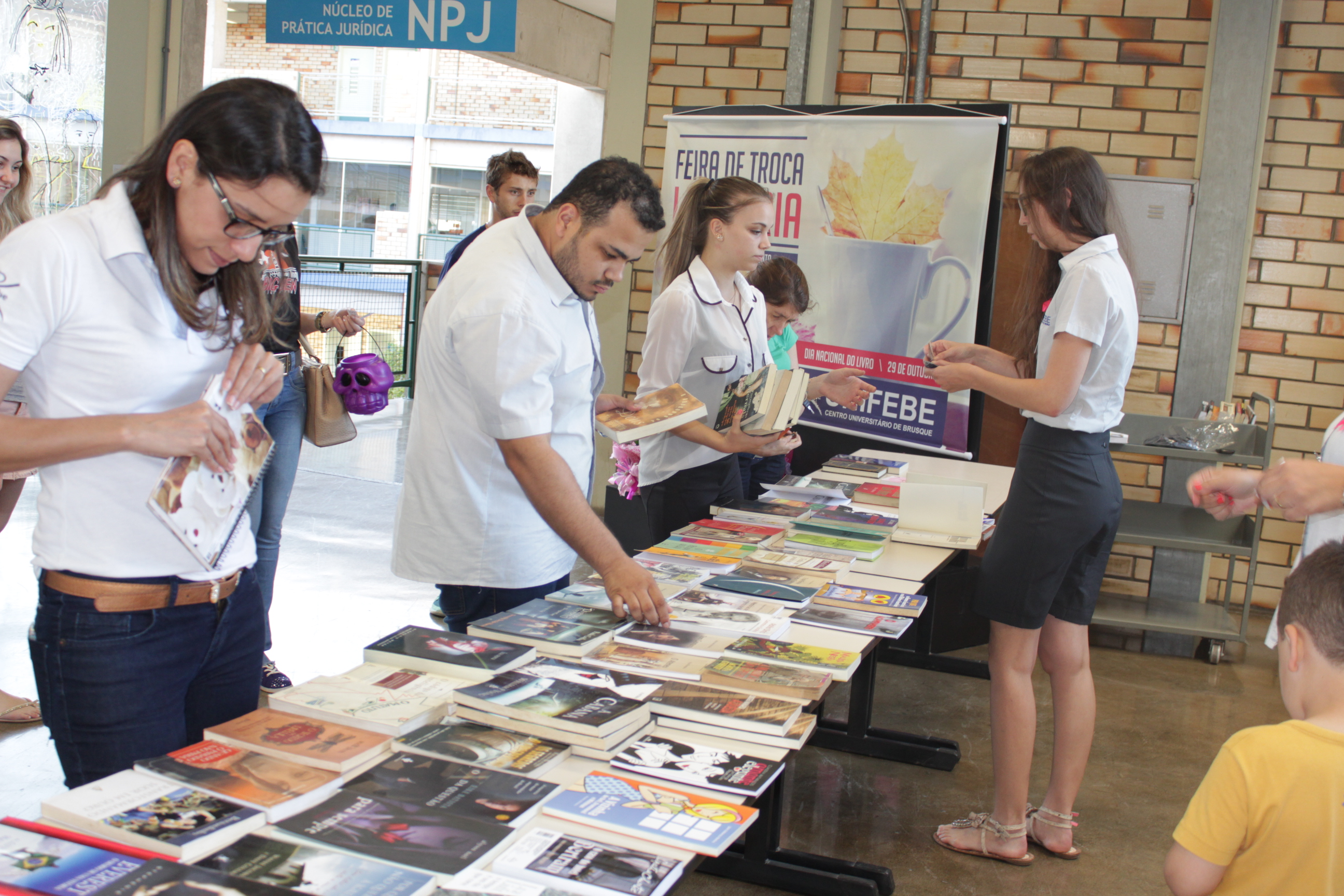 UNIFEBE comemora Dia Nacional do Livro com Troca Literária