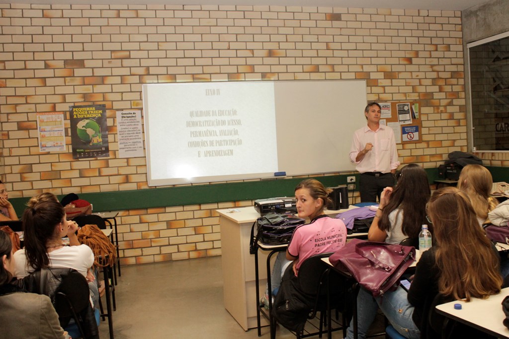 UNIFEBE debate qualidade da educação para Plano Nacional