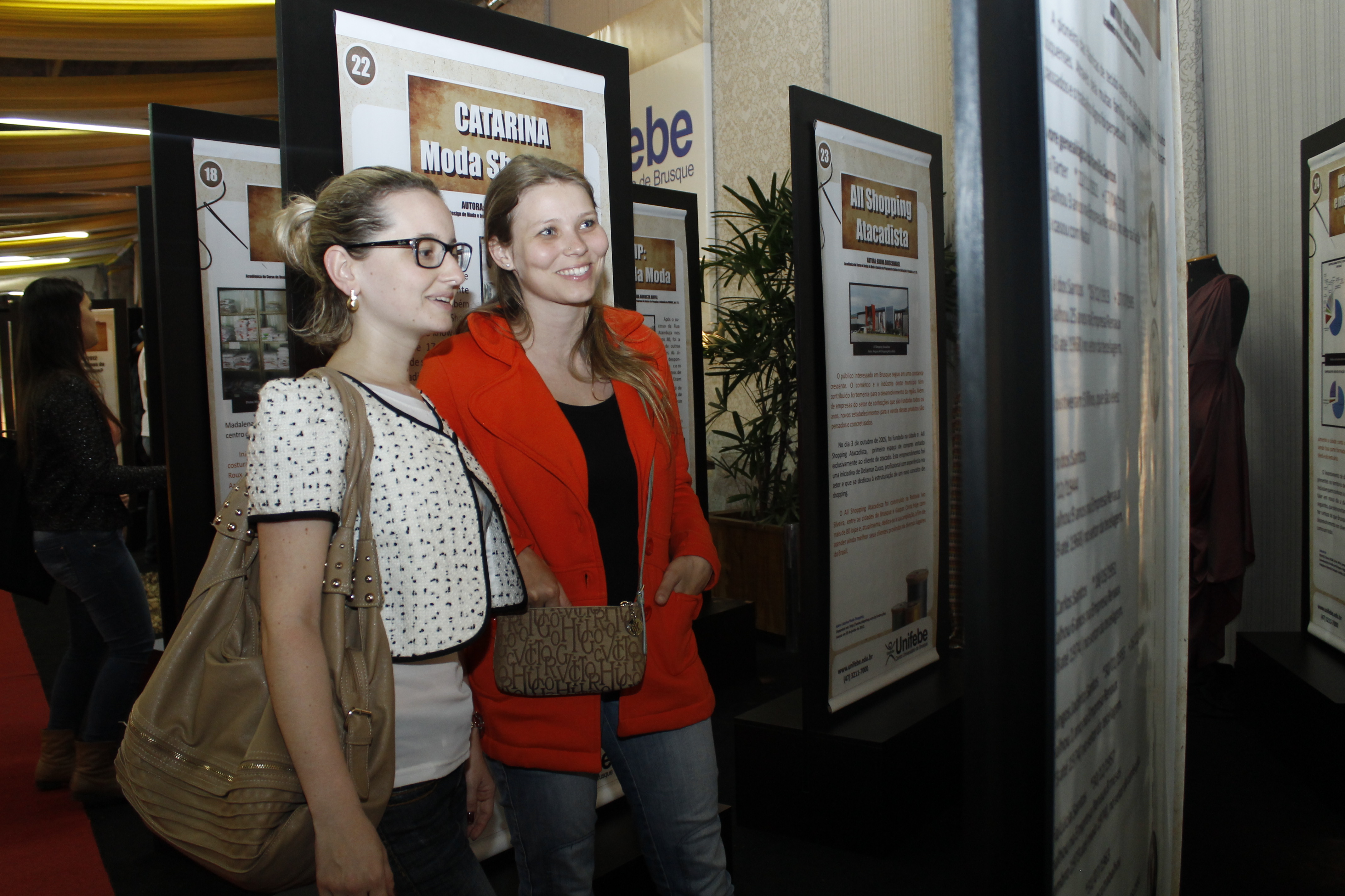 UNIFEBE leva exposição sobre a indústria têxtil à Mostra de Brusque