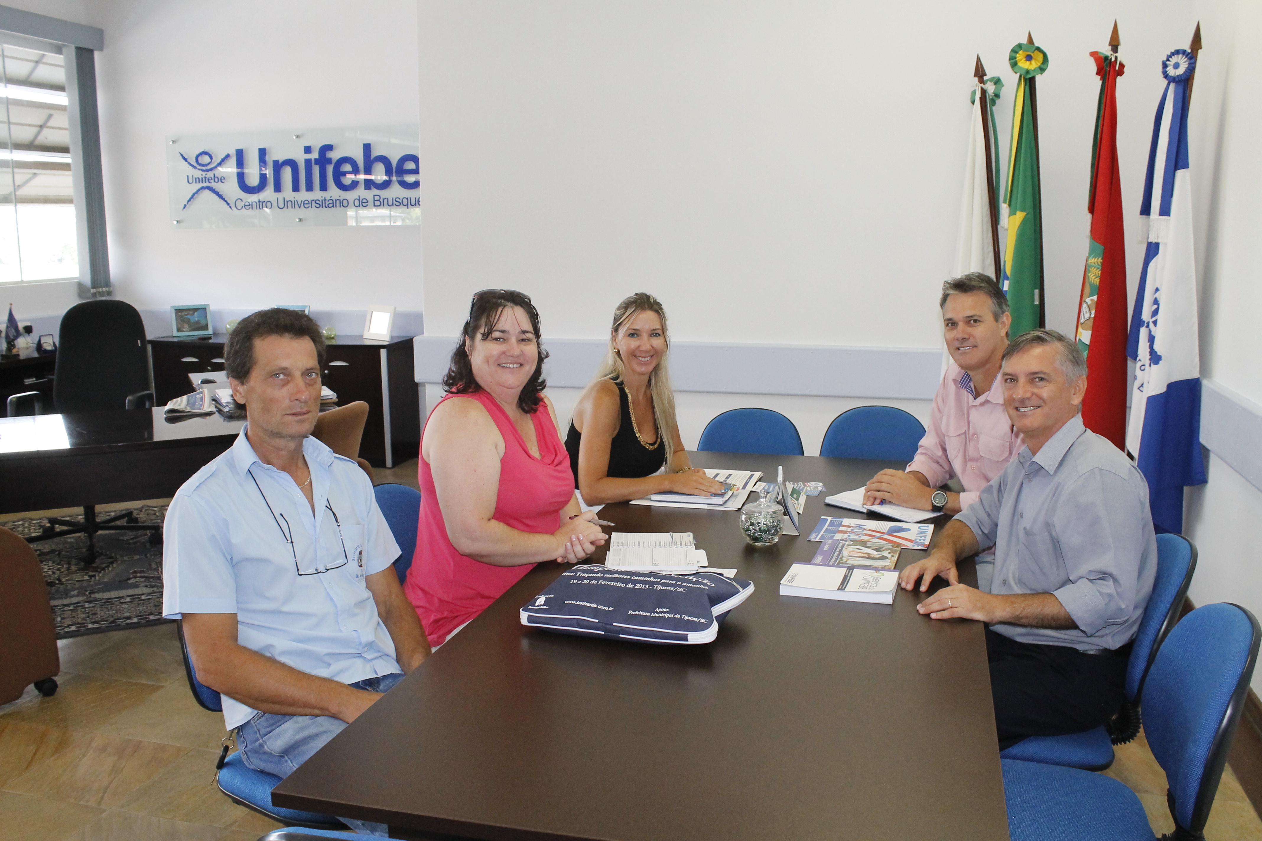 Transporte de SJB para UNIFEBE é tema de reunião