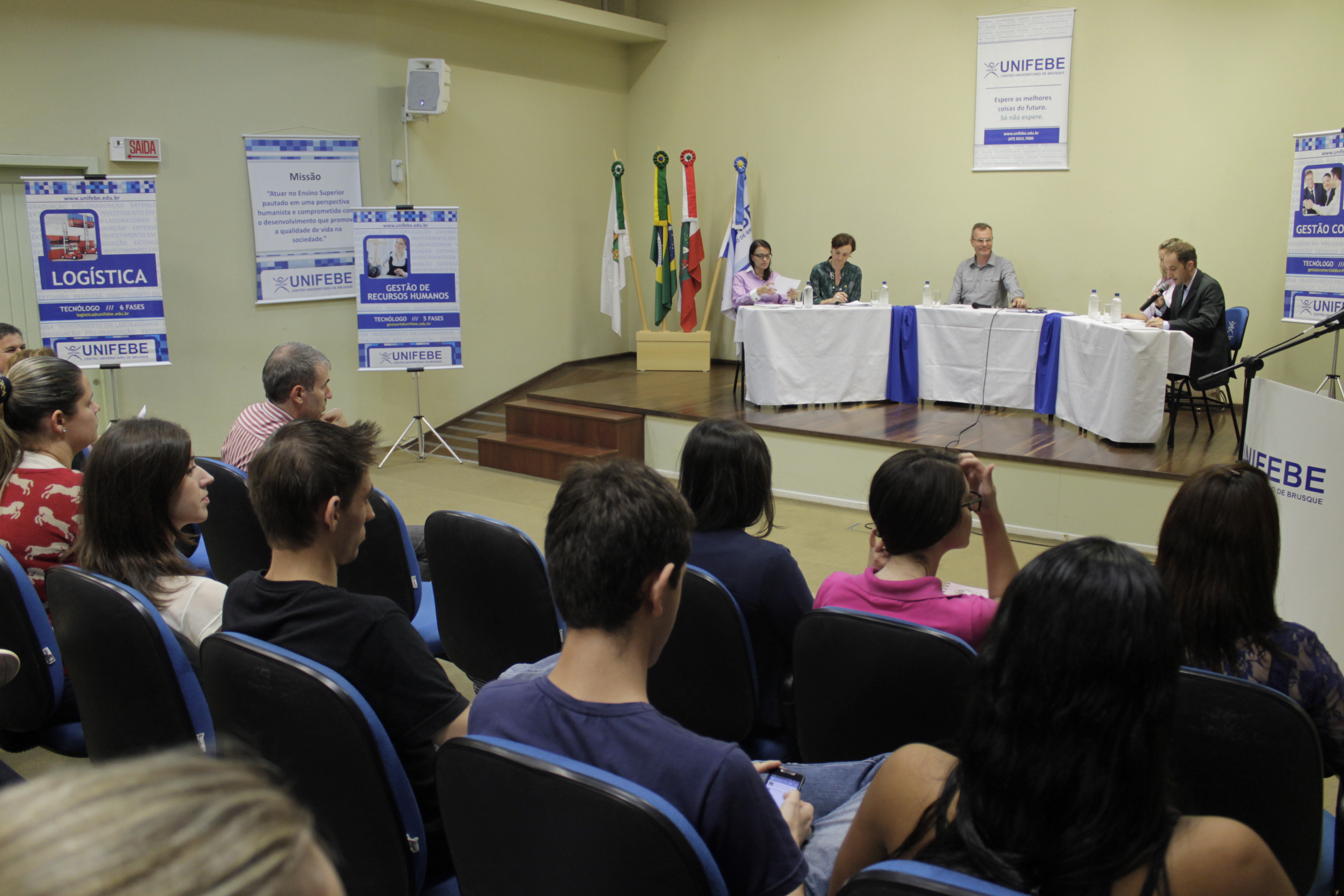 Planejamento de carreira é tema de mesa redonda na UNIFEBE