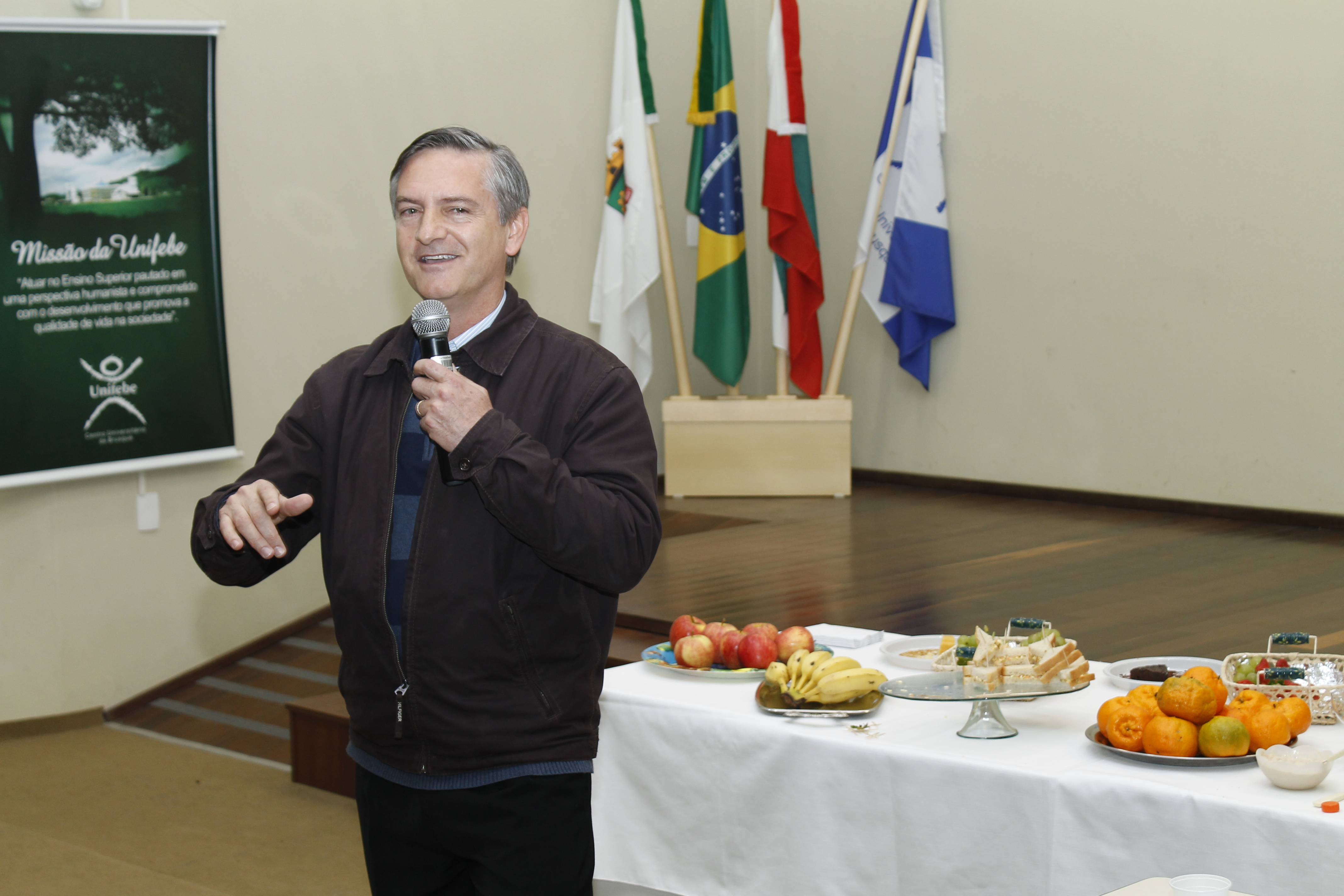Café com Reitor reúne líderes no auditório do bloco C