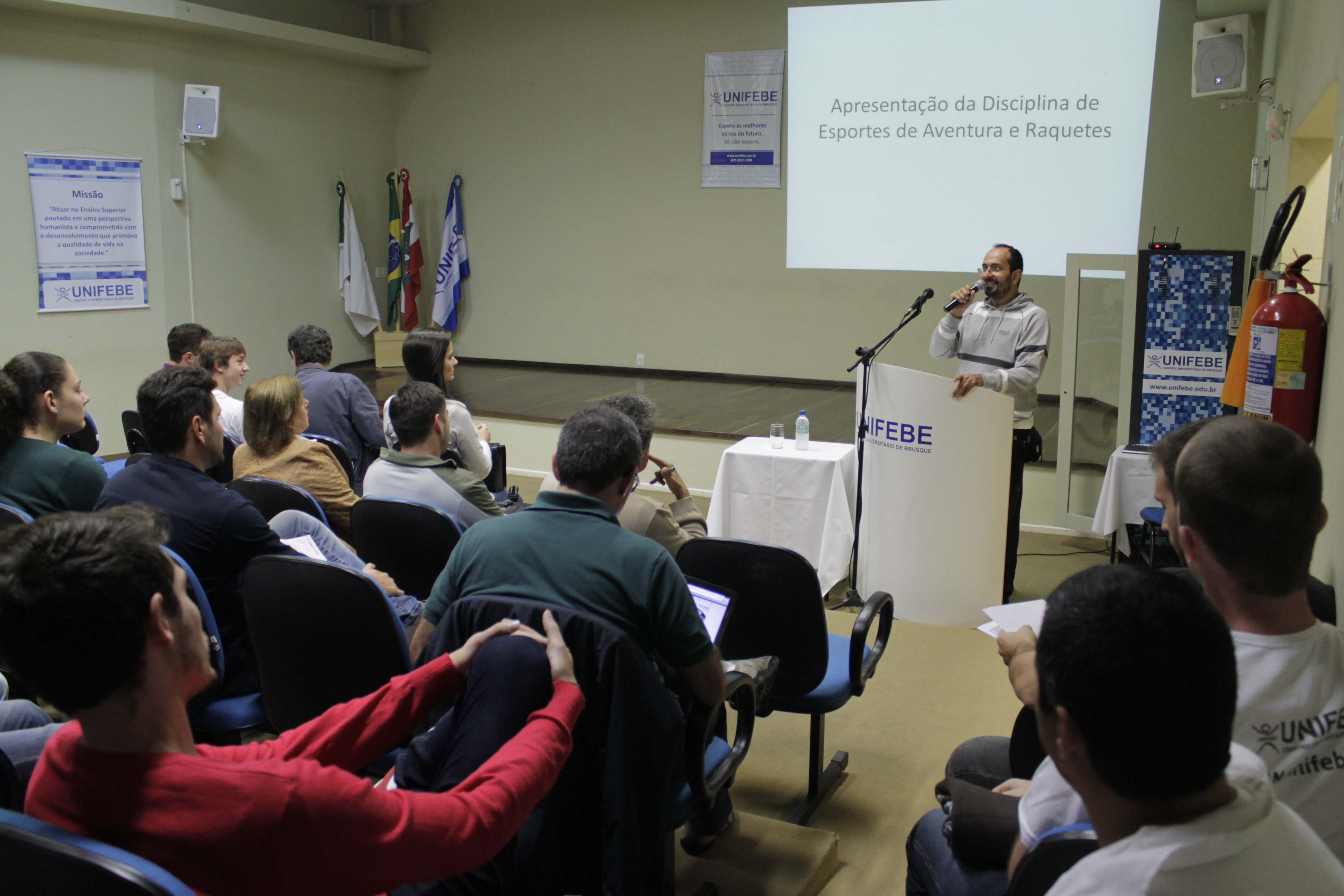 Acadêmicos de Educação Física socializam atividades práticas do curso