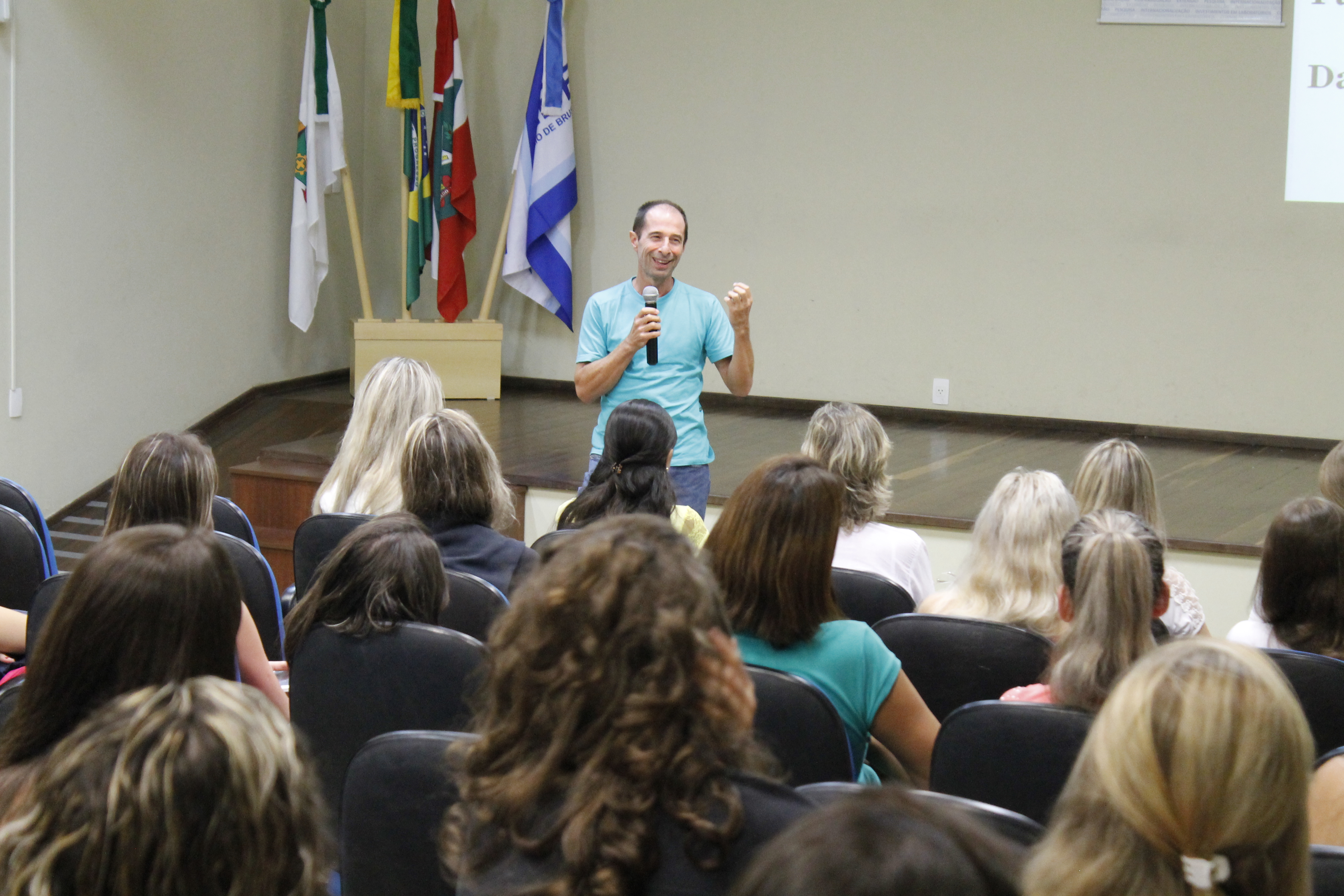 Pedagogia realiza aula de apresentação do curso