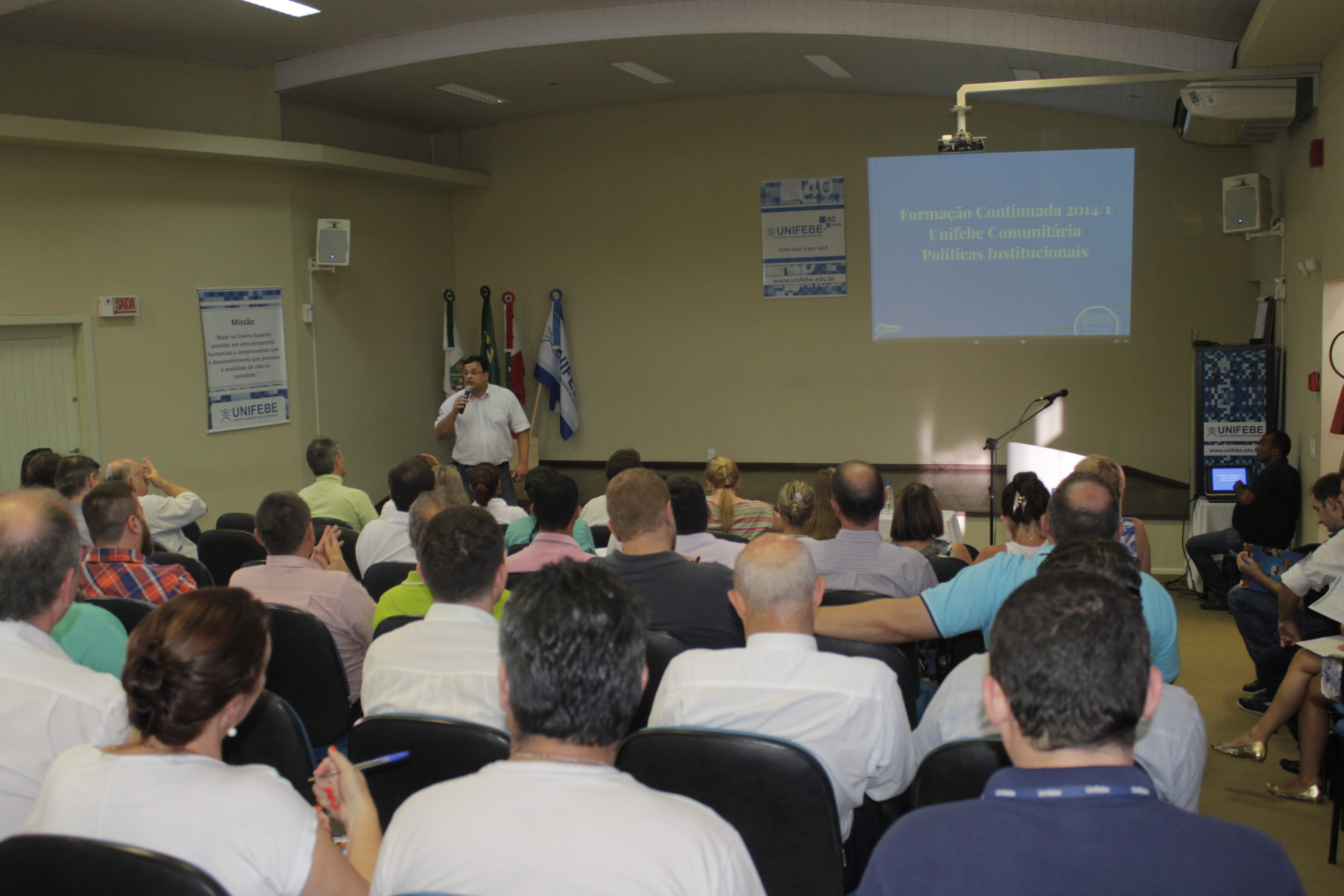 Palestra de Abertura da Formação Continuada reúne grande público