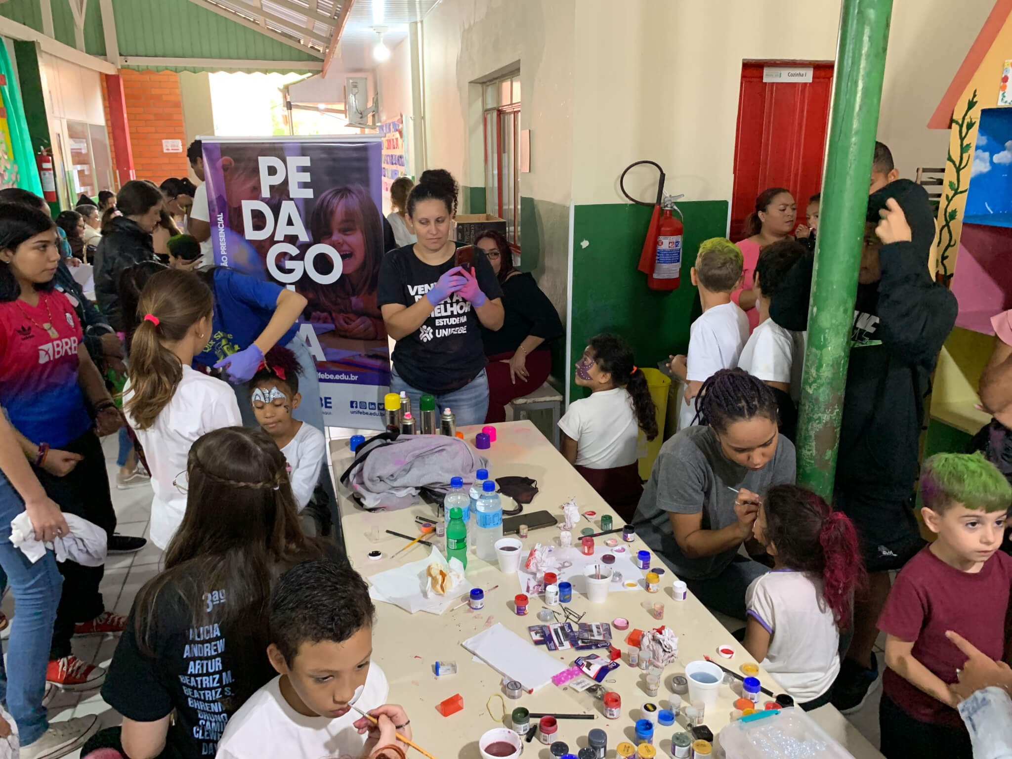 Acadêmicos da UNIFEBE participam da ação Família na Escola na EEB Padre Lux