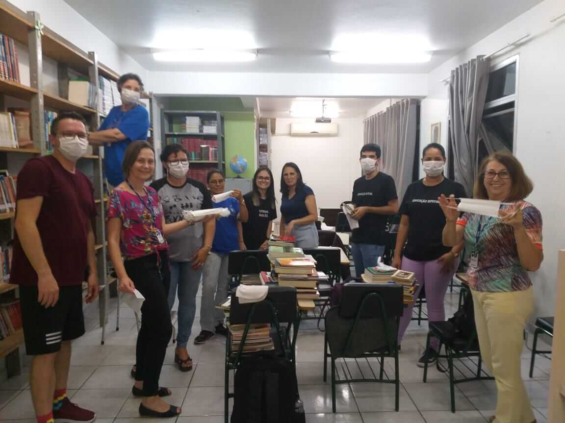 Acadêmicos da UNIFEBE revitalizam a Biblioteca Escolar do CEJA de Brusque