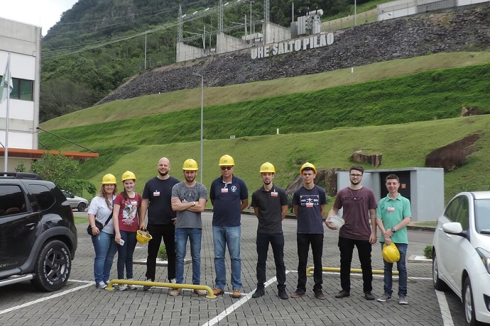 Acadêmicos de Engenharia Civil conhecem uma das maiores usinas subterrâneas do Brasil