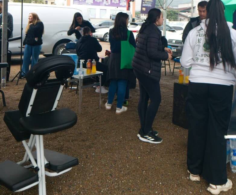 Acadêmicos de Fisioterapia participam de prática na Corrida Santos Dumont