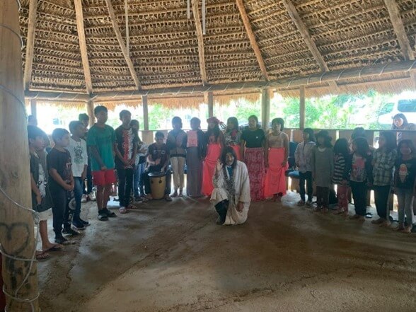 Acadêmicos de Pedagogia são recebidos em aldeia indígena, na cidade de Major Gercino