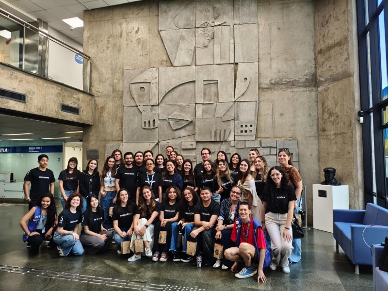 Acadêmicos de Psicologia da UNIFEBE fazem visita técnica em Curitiba