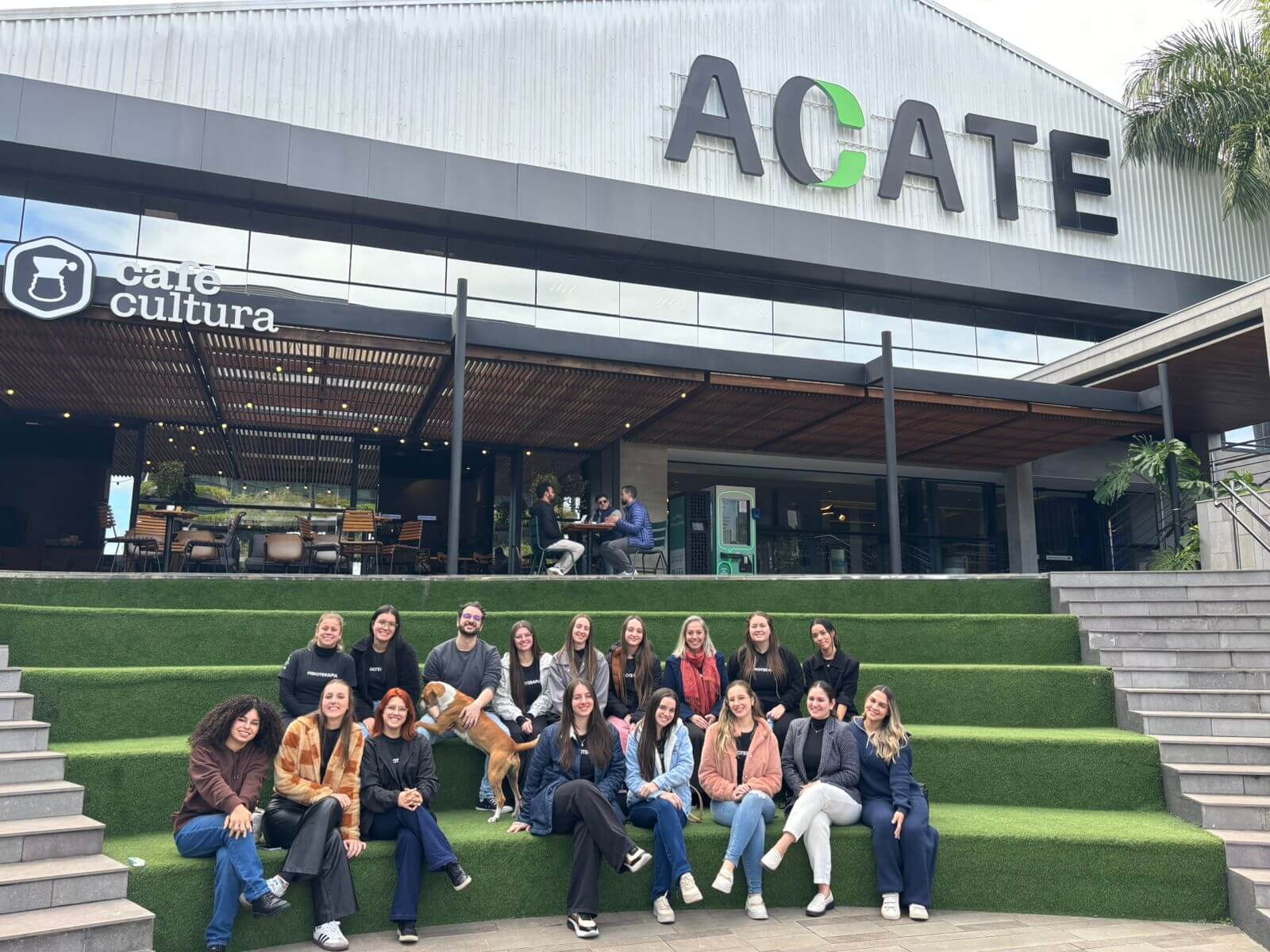 Acadêmicos do curso de Fisioterapia da UNIFEBE participam de roteiro de atividades em Florianópolis
