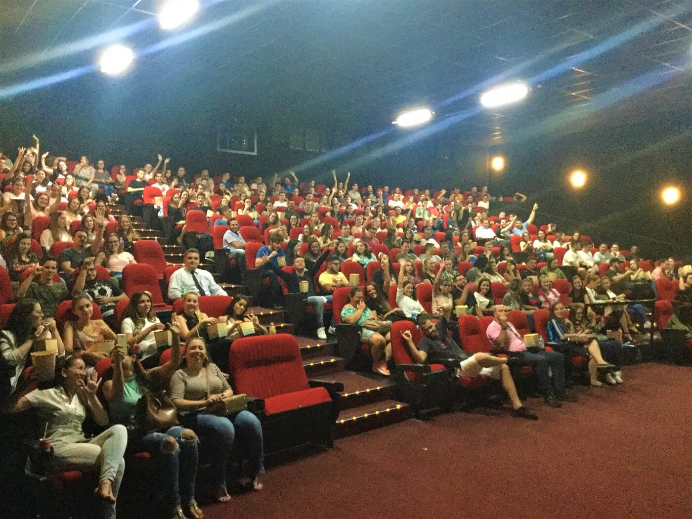 Alunos da UNIFEBE lotam o Cine Gracher Havan em evento do curso de Direito