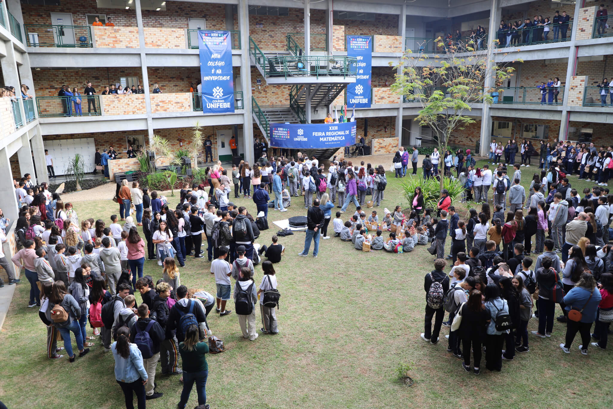 Alunos de Brusque e região participam da Feira Regional de Matemática no Colégio UNIFEBE