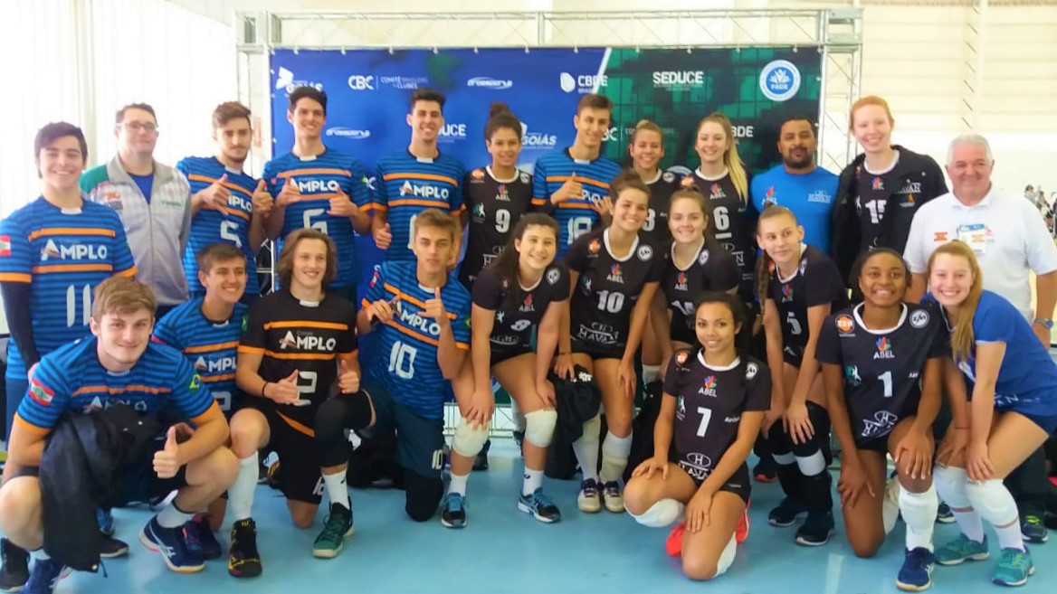 Alunos do Colégio Amplo/UNIFEBE se destacam em disputa nacional de voleibol