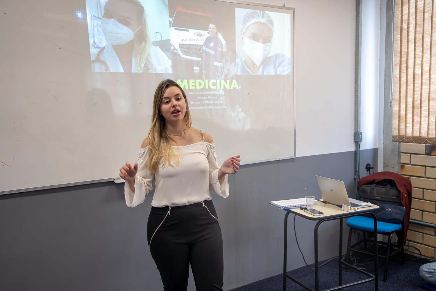 Alunos do Terceirão do Colégio UNIFEBE participam de palestra sobre a profissão de Médico