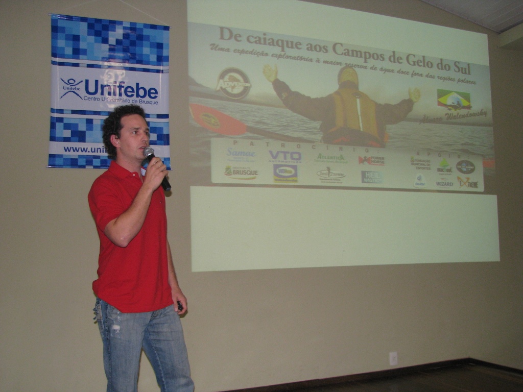 UNIFEBE promove palestra sobre liderança com Álvaro Walendowsky