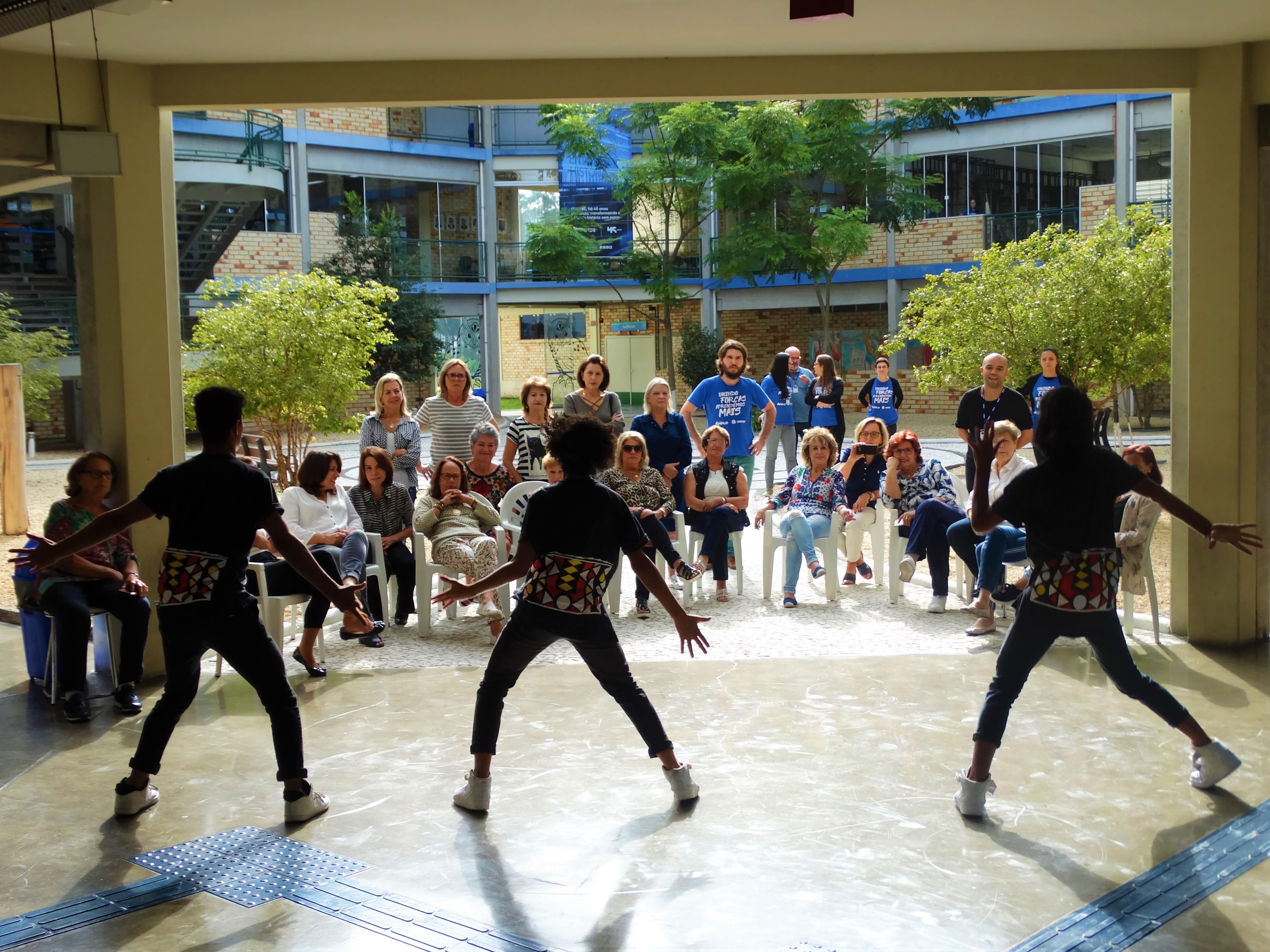 Apresentação de dança marca 130 anos da Abolição da Escravatura