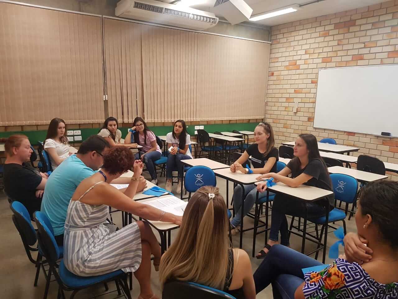 Calouros e veteranos participam de aula inaugural na FAMAP Confira