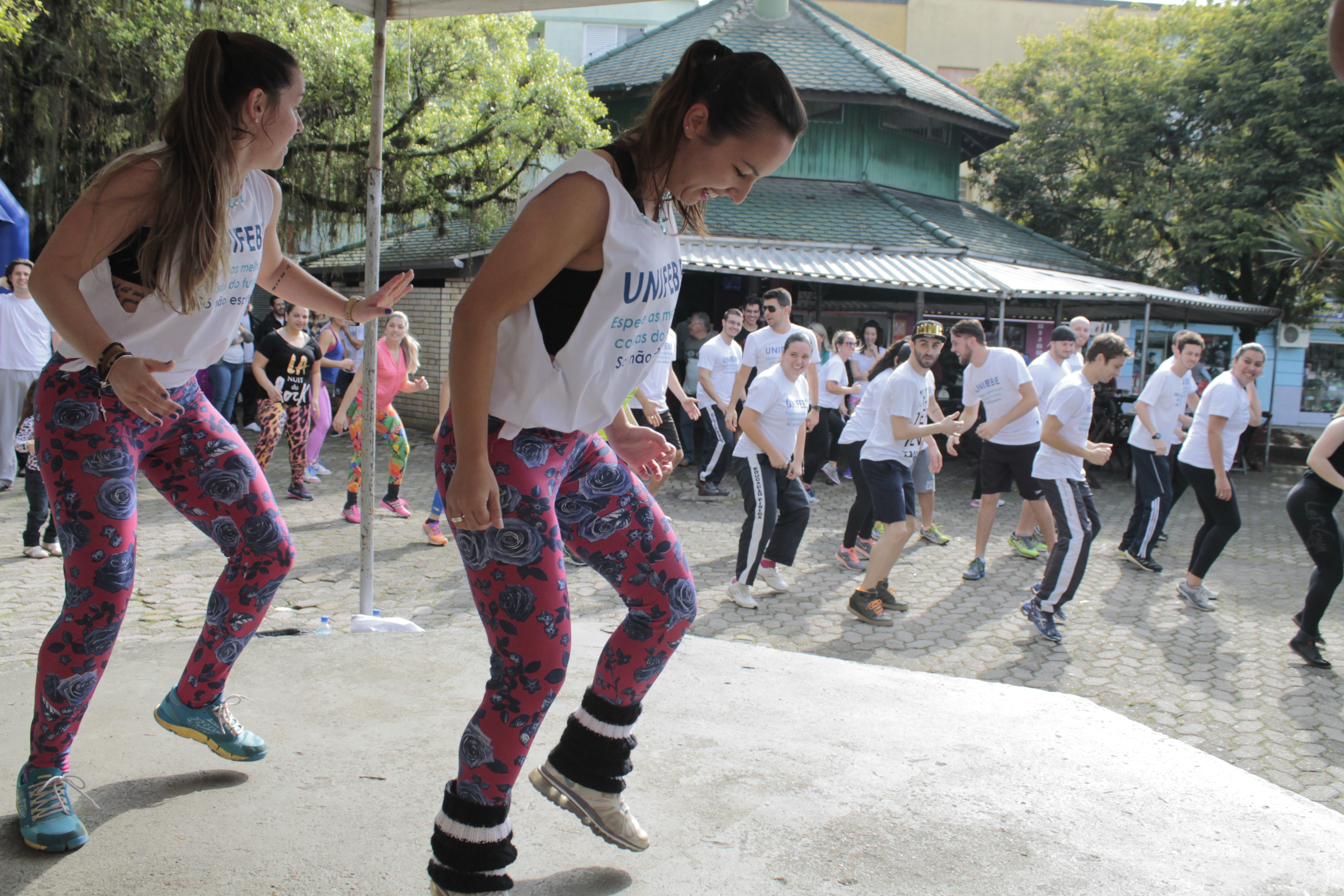 Aulão de dança conscientiza para a prática de atividades físicas