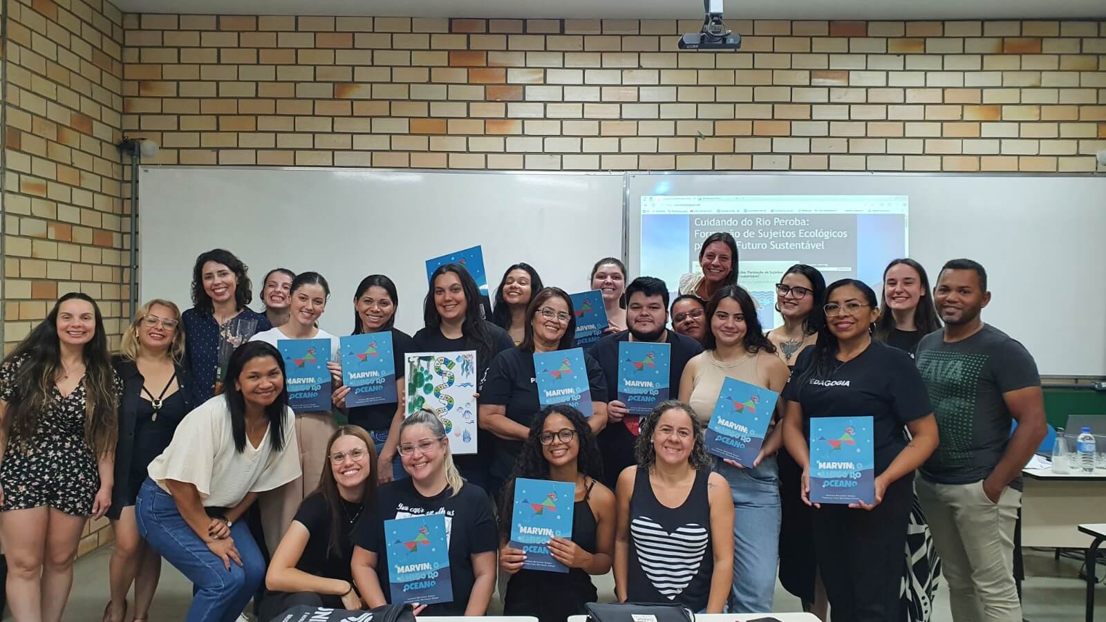 Autoras palestram para acadêmicos de Pedagogia – Anos Iniciais da UNIFEBE